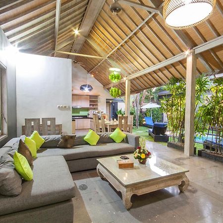 Villa Jalak Seminyak Exterior foto